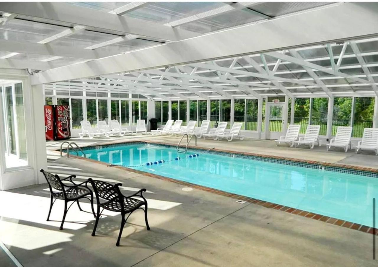 Holiday home Luxurious Renovated, Pool, Basketball, Playground Pigeon Forge