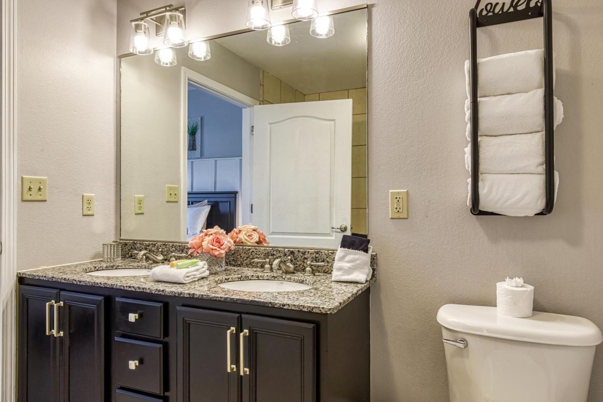 Luxurious Renovated, Pool, Basketball, Playground
