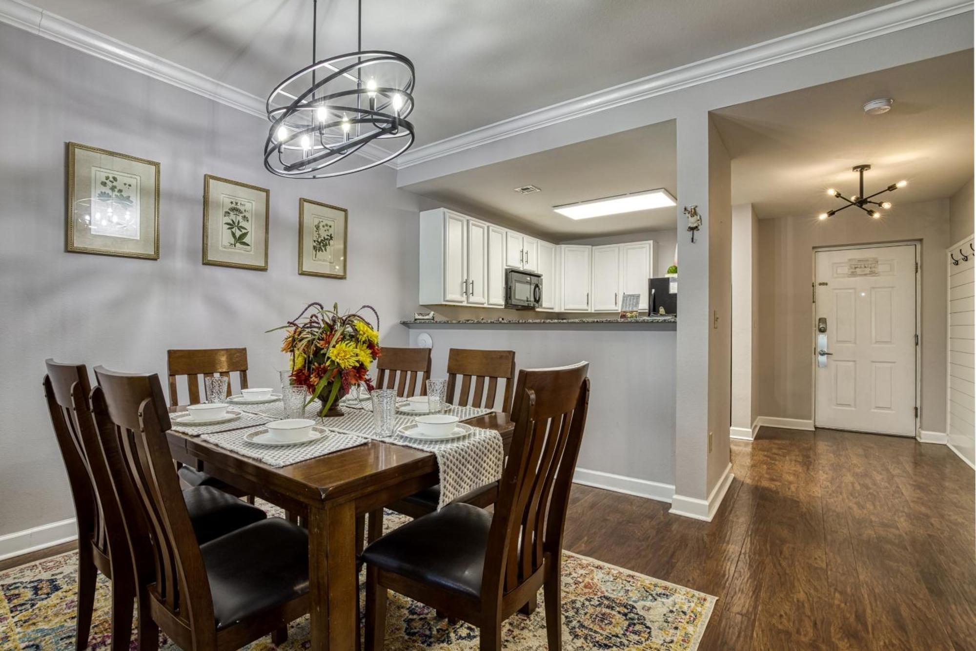 Luxurious Renovated, Pool, Basketball, Playground *